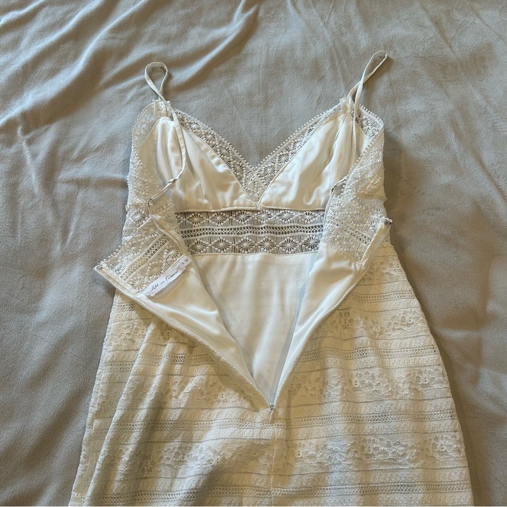All in Favor White lace dress graduation size S like new - Picture 7 of 9